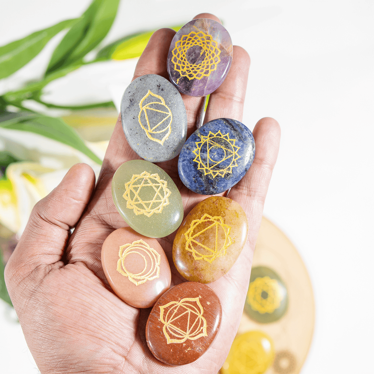 Chakra Crystals Set, Oval Reiki 7 Chakra Stones Set, Wooden Grid Plate, Selenite Log