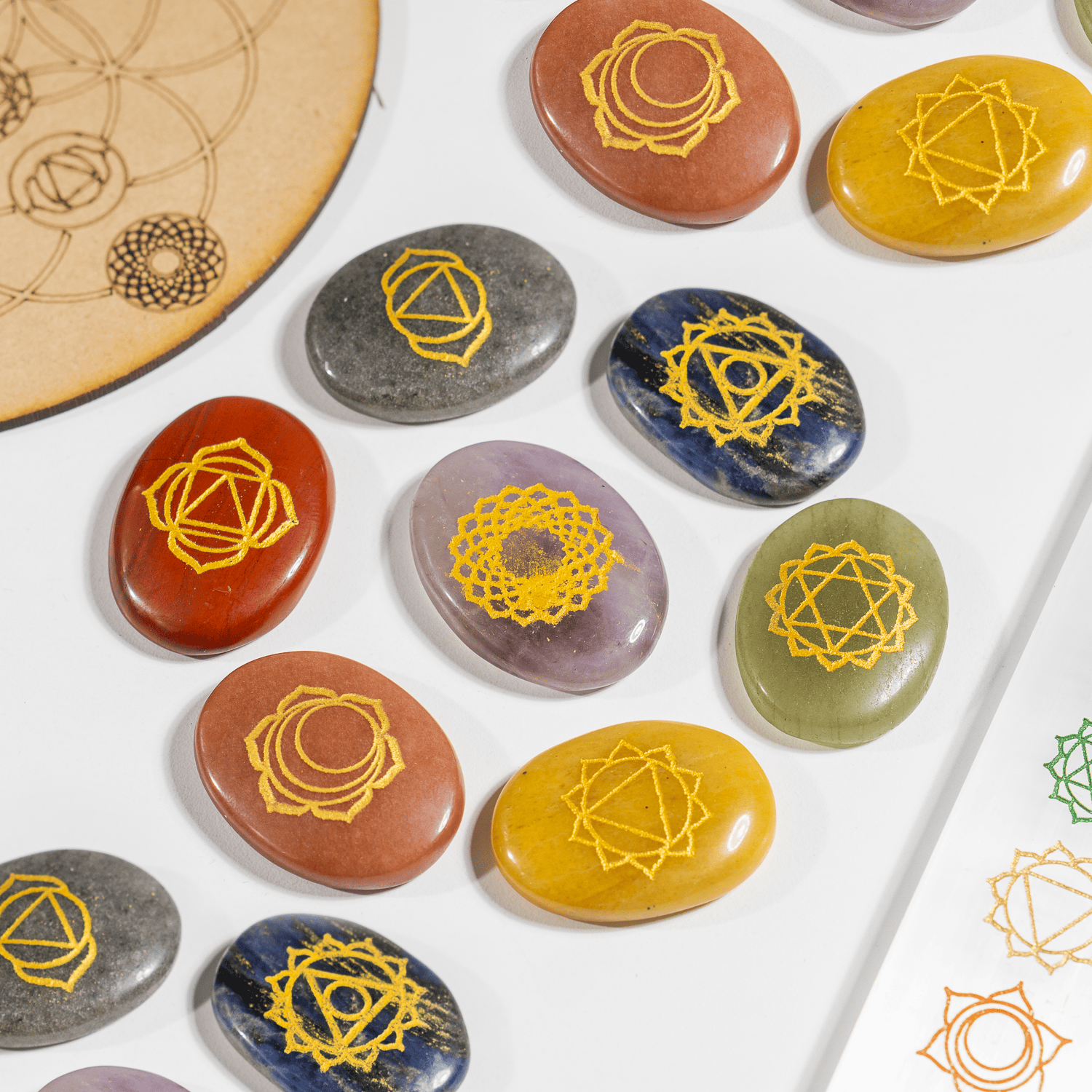 Chakra Crystals Set, Oval Reiki 7 Chakra Stones Set, Wooden Grid Plate, Selenite Log