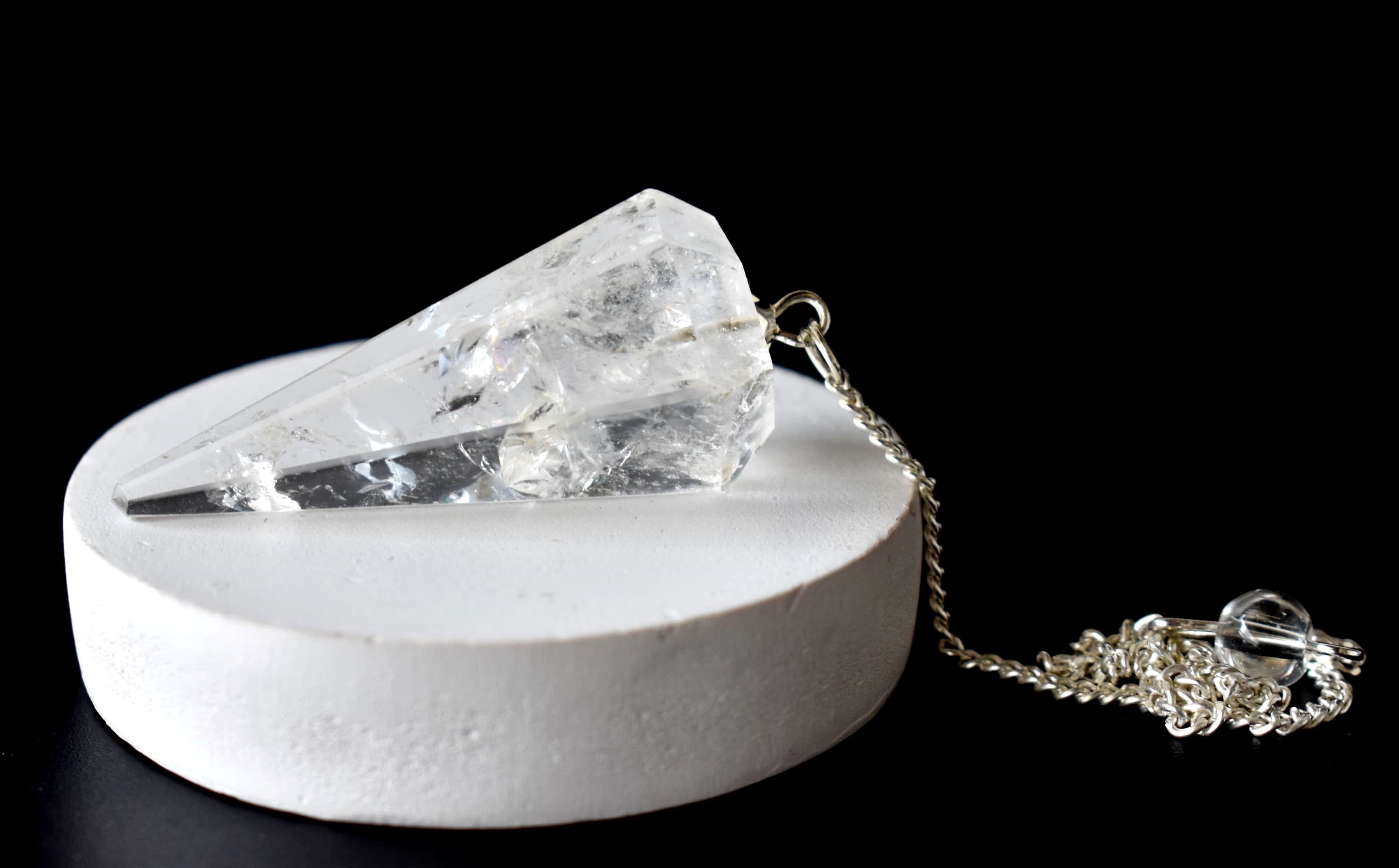 Crystal Quartz Pendulum (Meditation and Channeling)  DestGlow