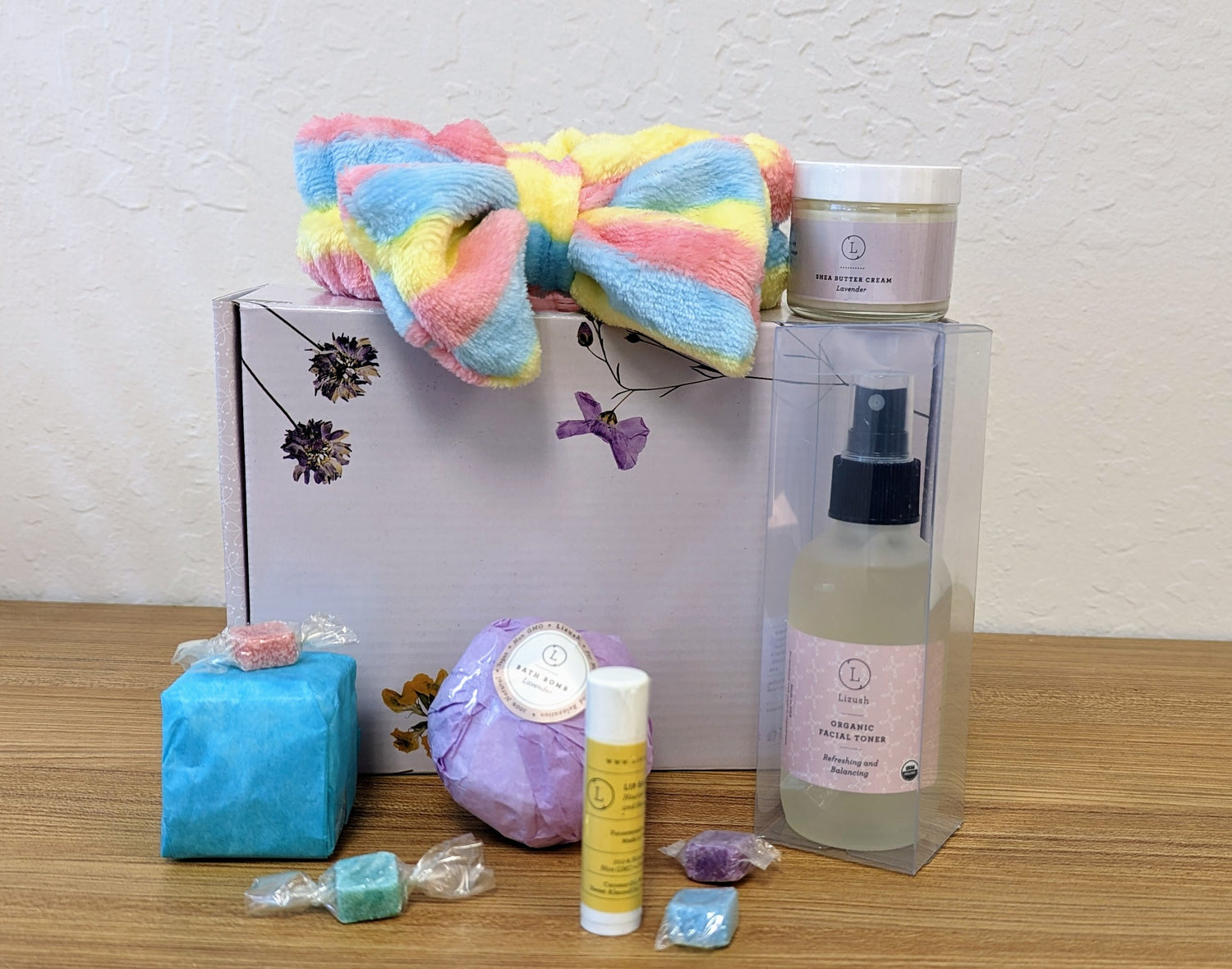 One year - SUBSCRIPTION BOXES for TEENS - Will be shipped every 3 months by Lizush