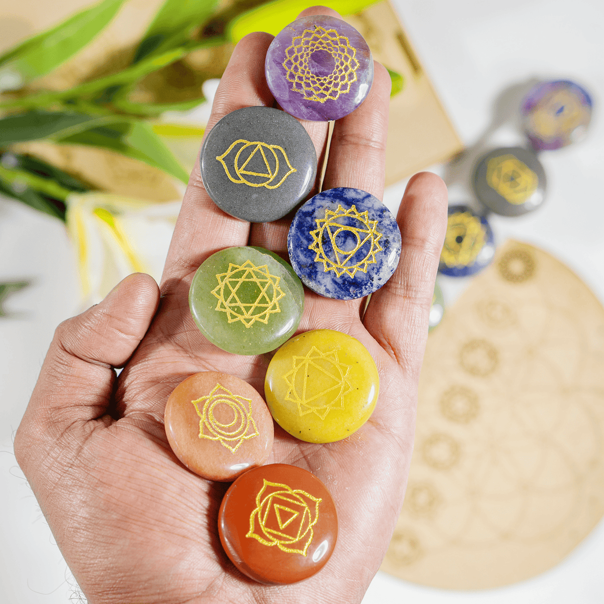 Chakra Crystals Set, Round Reiki 7 Chakra Stones Set, Wooden Grid Plate, Selenite Log  DestGlow