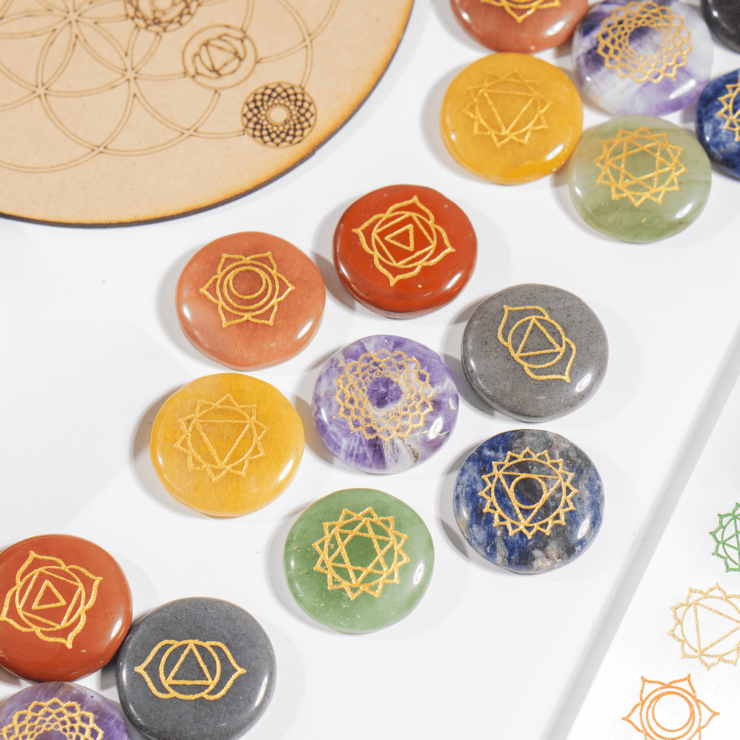 Chakra Crystals Set, Round Reiki 7 Chakra Stones Set, Wooden Grid Plate, Selenite Log