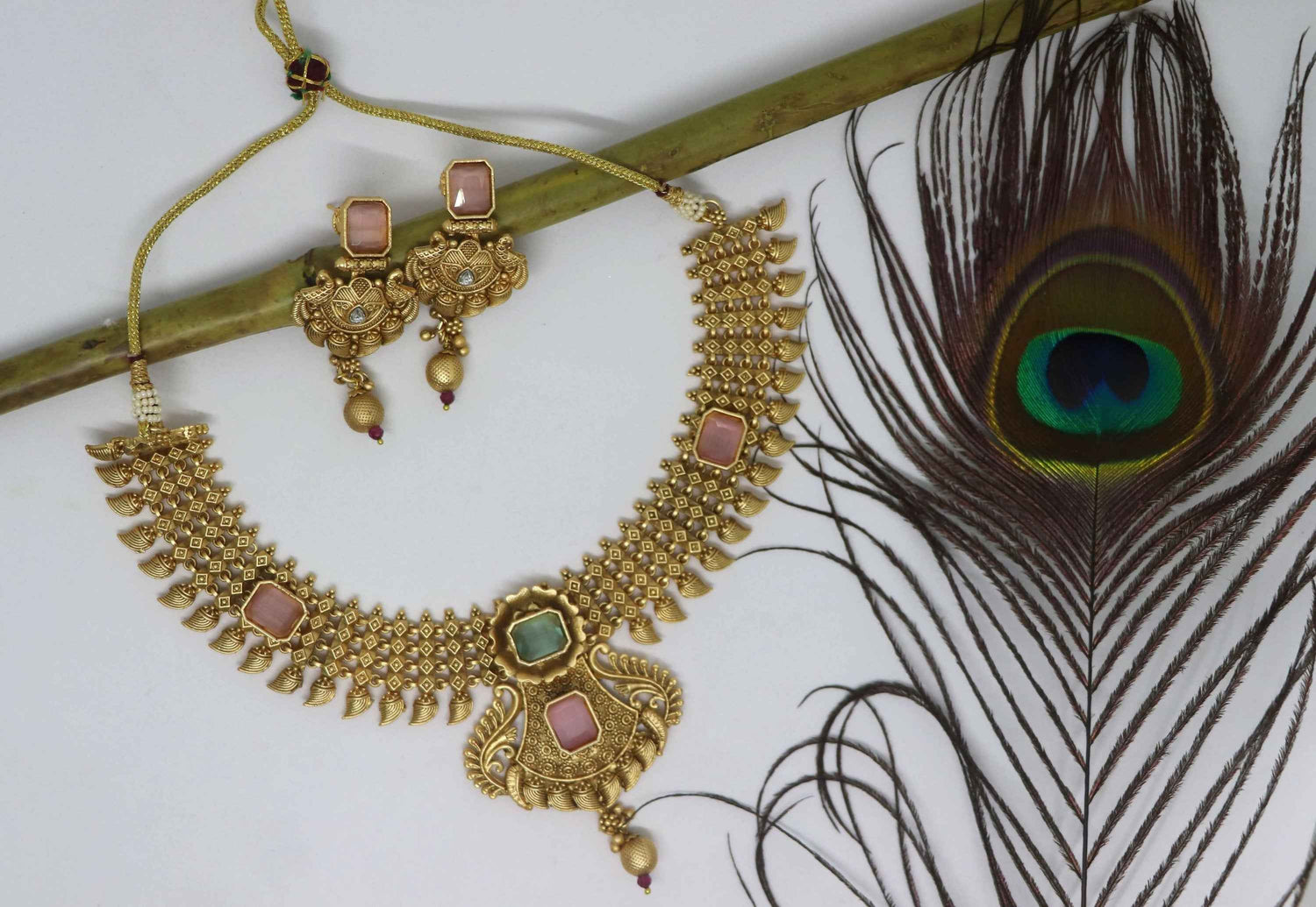 Joban Fashion Peach&amp;Green Stone Pure Brass With Rajwadi Polish Necklace Set