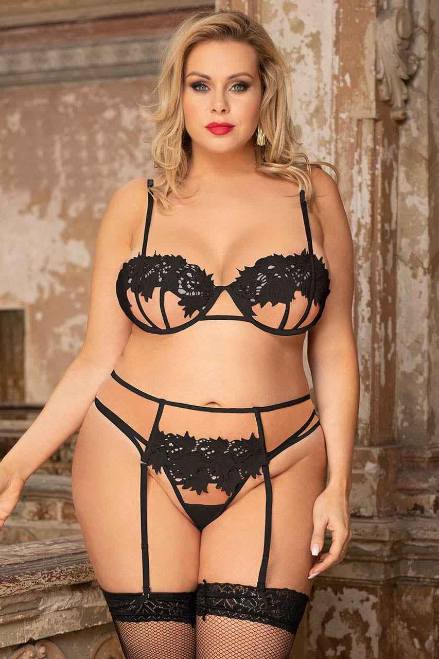 Plus Size Delicate Floral Embroidered Bra Set