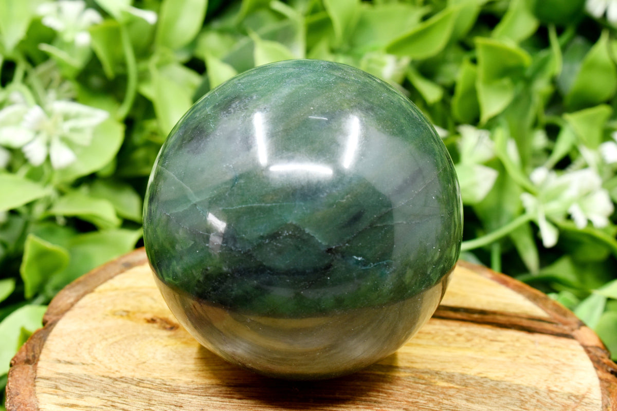 1Pc Green Jade Sphere Crystal Ball Healing Sphere.  DestGlow
