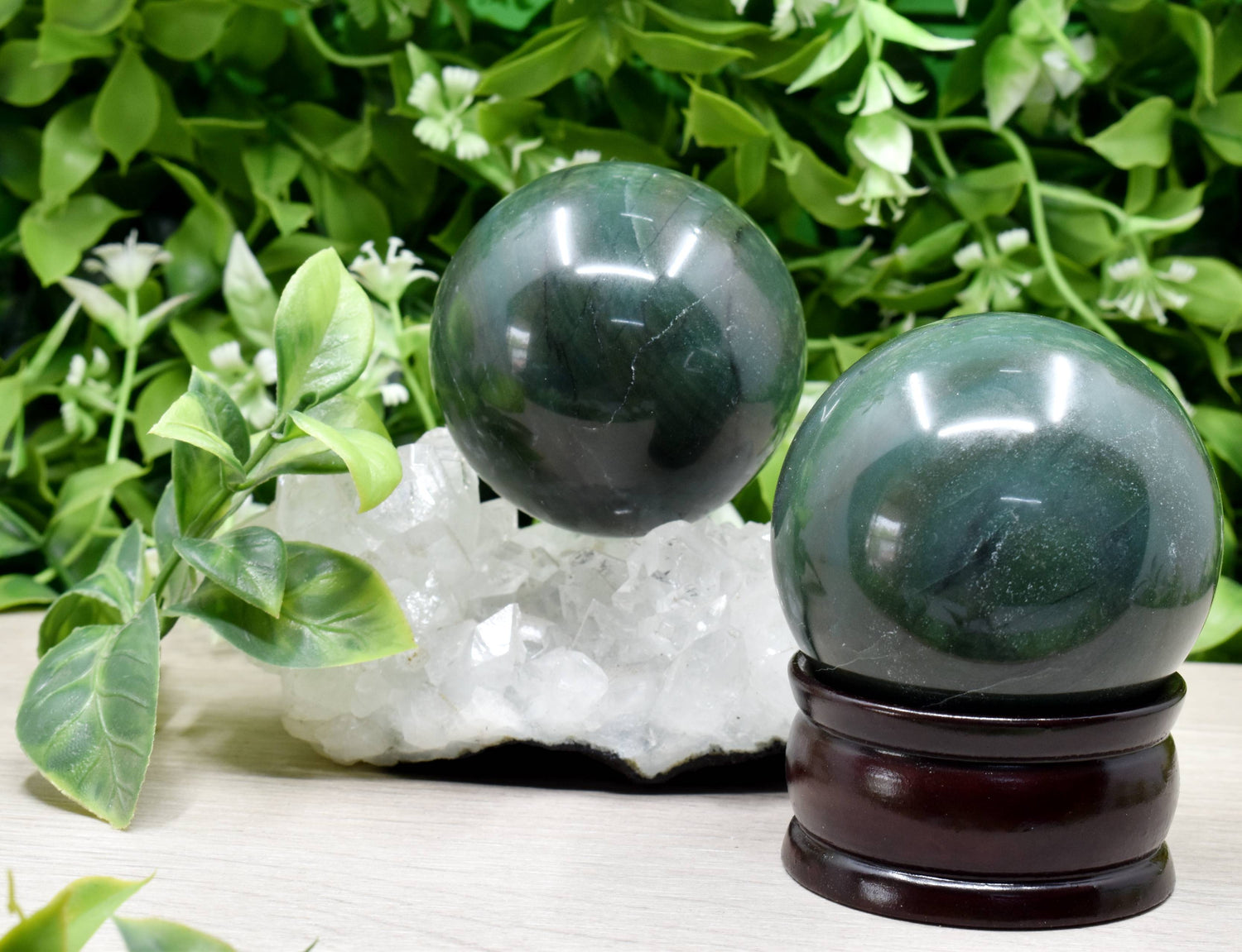 1Pc Green Jade Sphere Crystal Ball Healing Sphere.  DestGlow