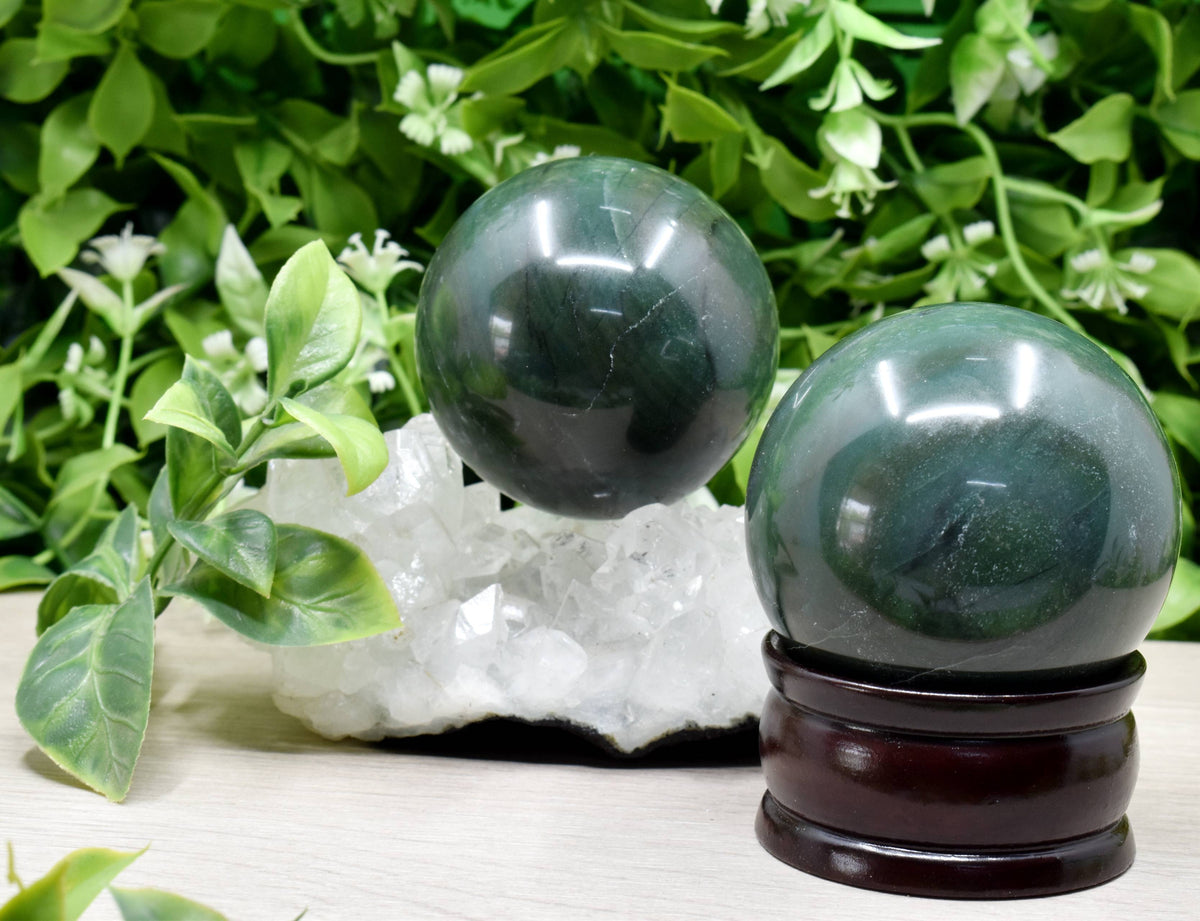 1Pc Green Jade Sphere Crystal Ball Healing Sphere.  DestGlow