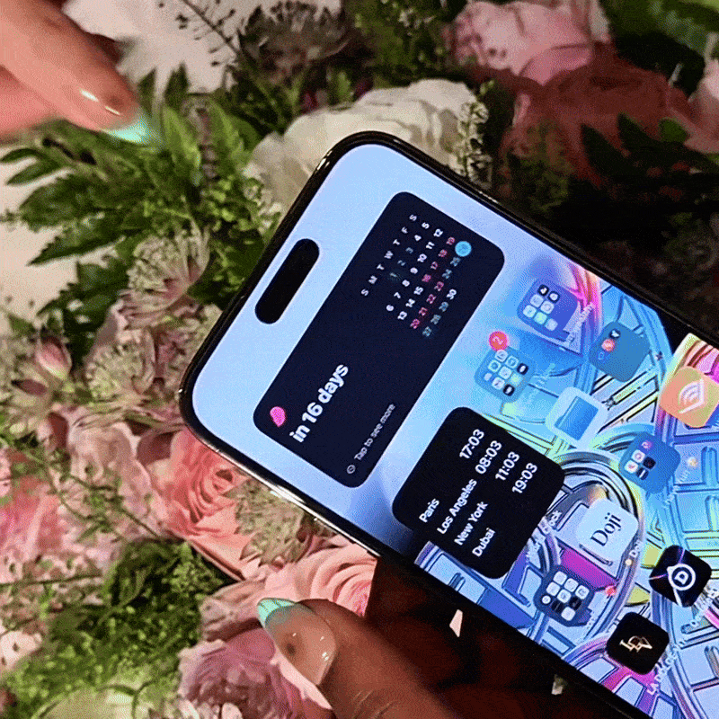 Accelerate 🇺🇸 NFC Nails That Share Your Socials