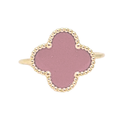 Lucía Clover Ring – Elegant Pink Enamel with Gold Accents by Farmacias Savia