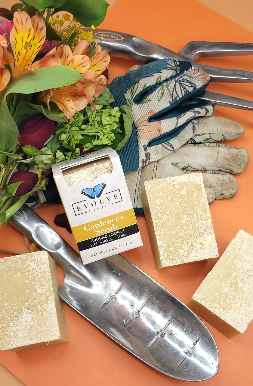 Gardener’s Soap – Exfoliating Hand &amp; Body Soap Citrus &amp; Loofah Scrub