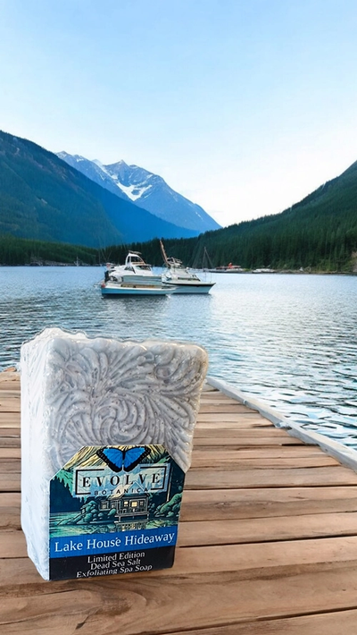 Lake House Hideaway Salt Bar - Fir & Cypress Exfoliating Spa Bar
