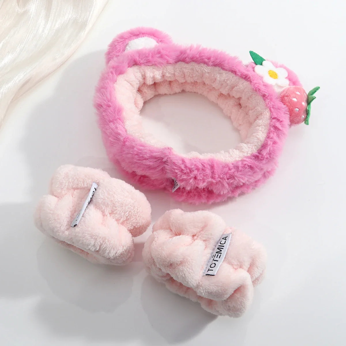 Totemica Spa Headband &amp; Wristband Strawberry  DestGlow