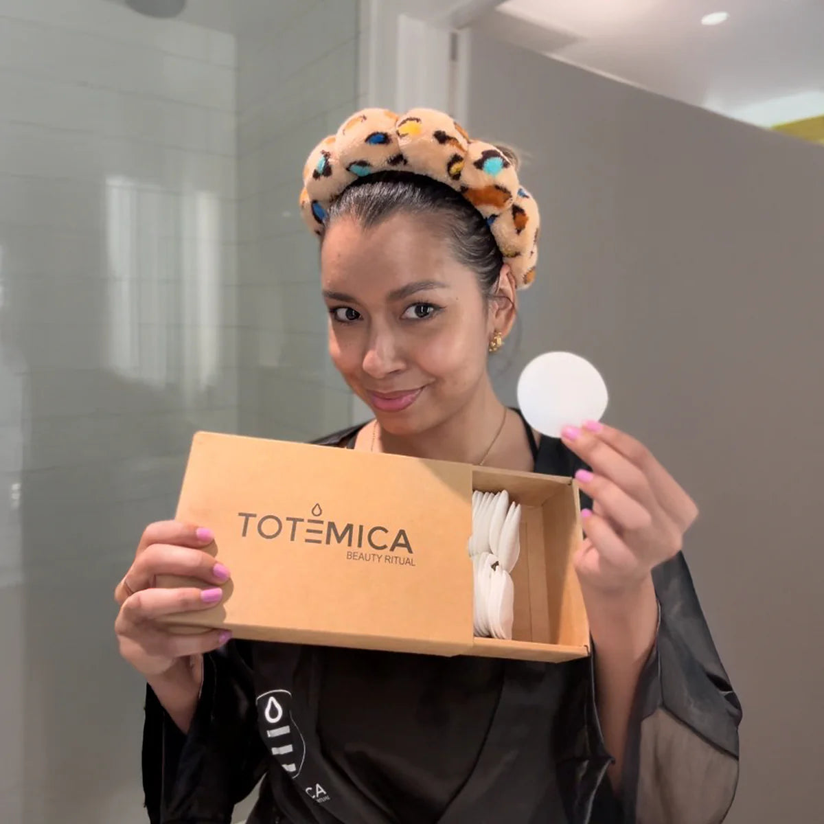 Disposable Clean pads Box (200 Units in 1 Box) by Totemica Beauty