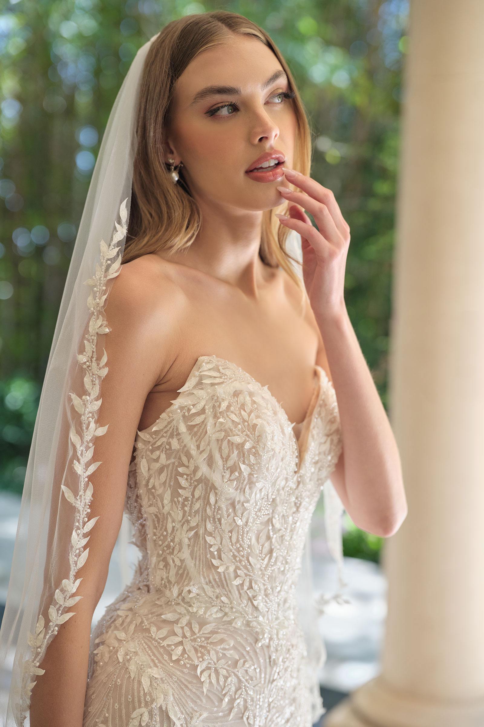 Andrea &amp; Leo WL060 Mermaid Bridal Gown Veil Included