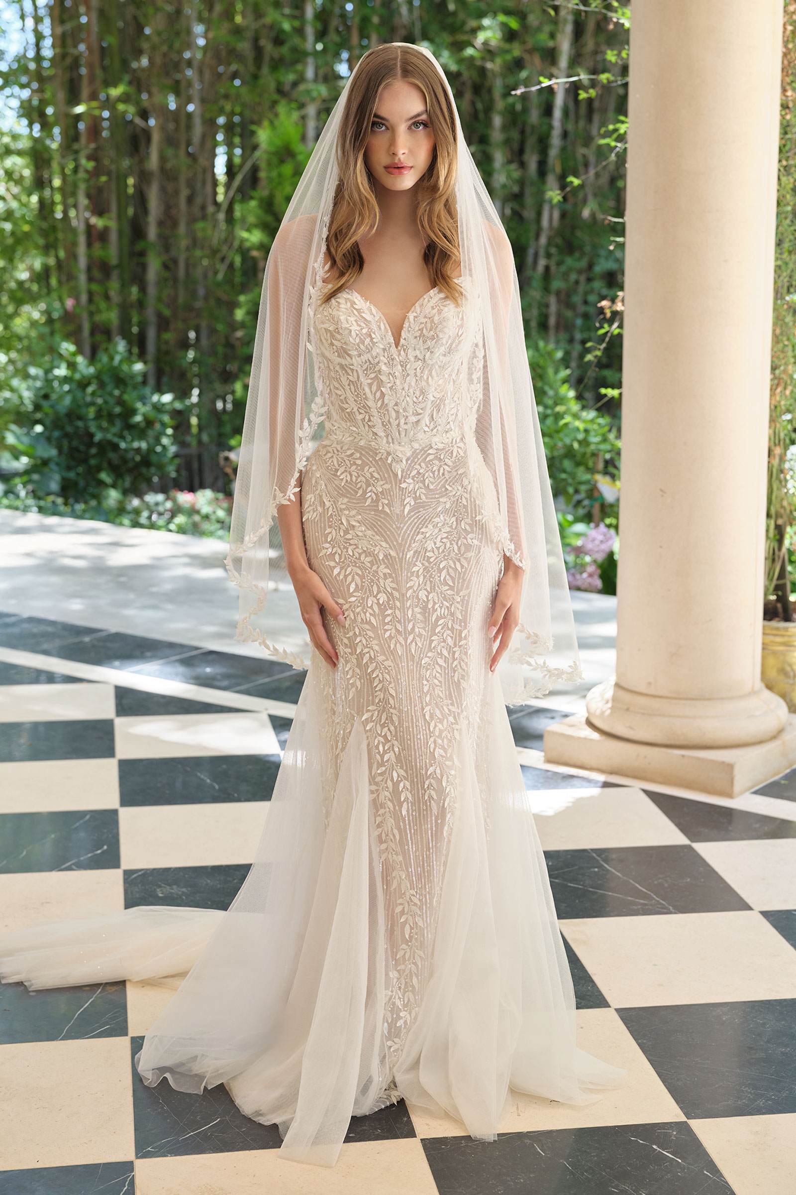 Andrea &amp; Leo WL060 Mermaid Bridal Gown Veil Included