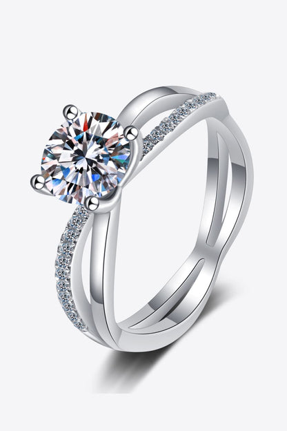1 Carat Brilliant Round Cut Sparkala™ Crisscross Split Shank Ring - DestGlow