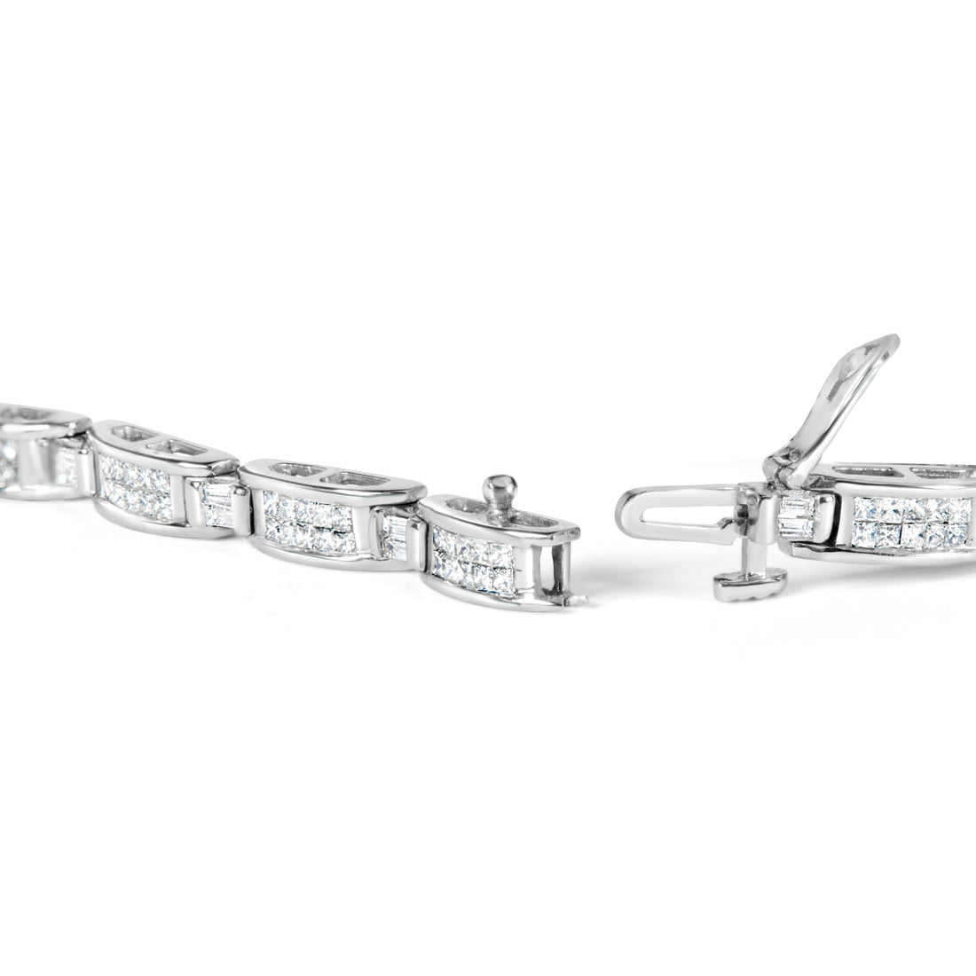 14K White Gold 2.0 Cttw Baguette and Princess-Cut Diamond Tennis Bracelet (H-I Color, SI1-SI2 Clarity) - 7" by Bids.com