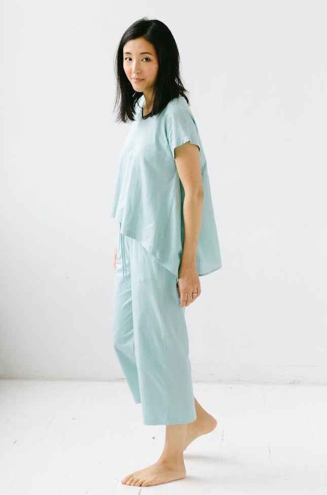 SALUA Cropped Tee &amp; Capri