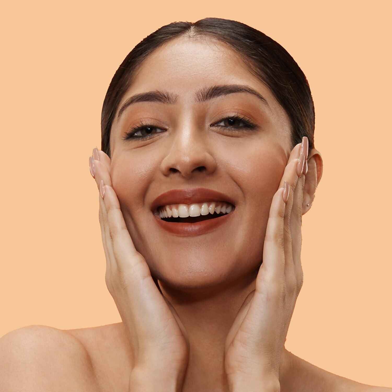 Pilgrim Classic Nude Matte Finish Compact Powder Absorbs Oil, Conceals &amp; Gives Radiant Skin