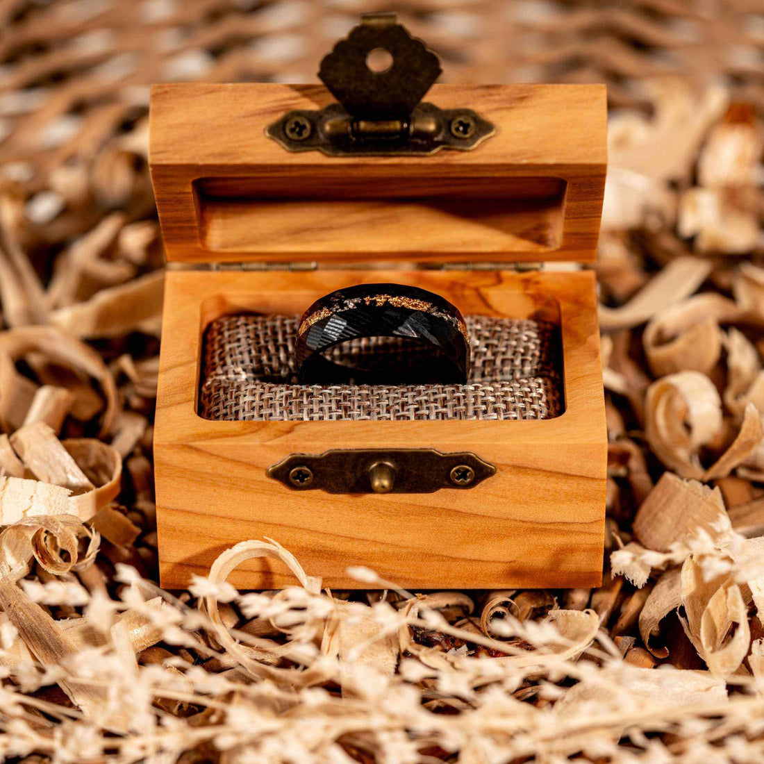 Damascus Meteorite &amp; Crushed Gold Ring