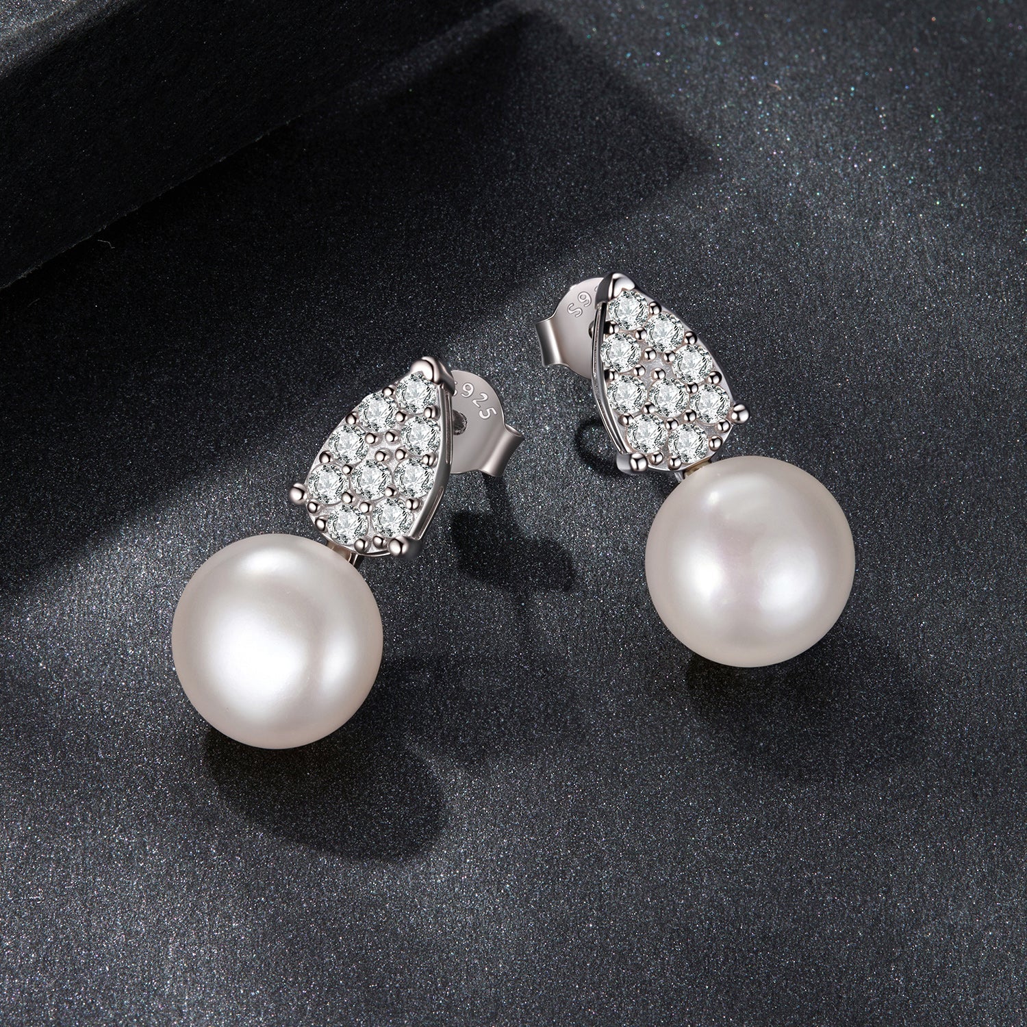 925 Sterling Silver 0.023 Carat Moissanite &amp; Freshwater Pearl Earrings for Women