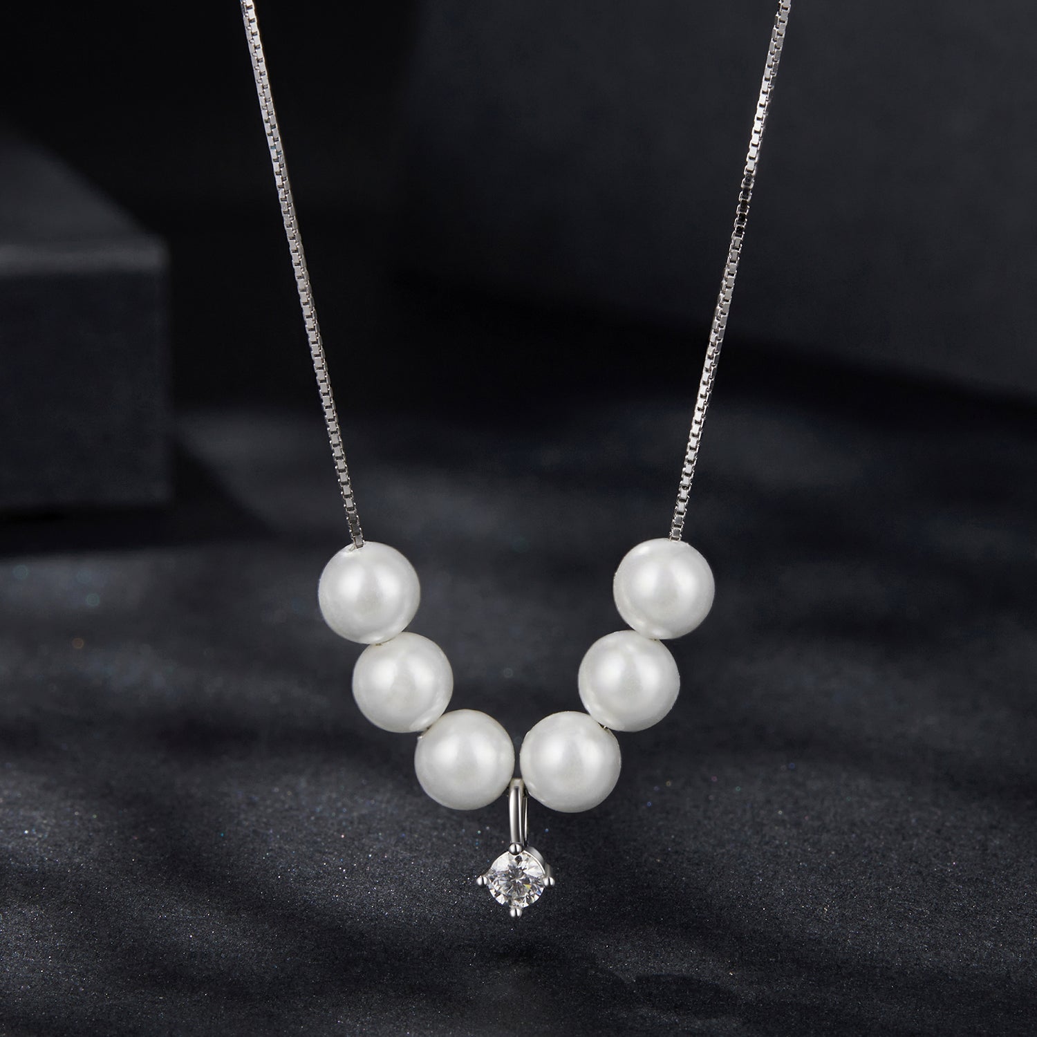 925 Sterling Silver Moissanite &amp; Quality Shell Pearl Adjustable Necklace for Women