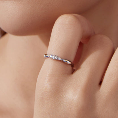 925 Sterling Silver Moissanite Ring with 0.15-0.2cm Gems for Women - Size 6  DestGlow