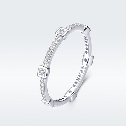 925 Sterling Silver Ring with Pavé Setting CZ - Size 6.0  DestGlow