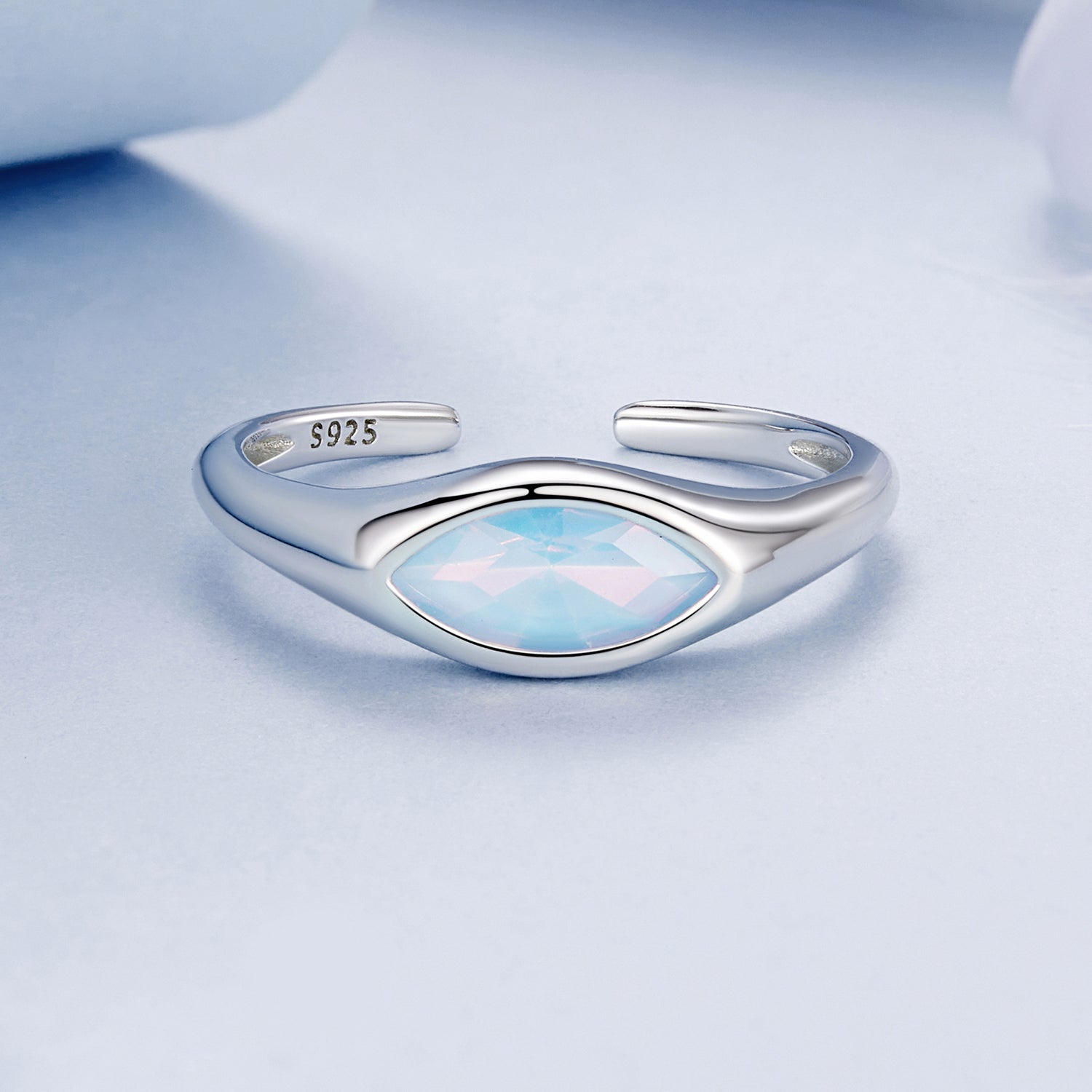 925 Sterling Silver White Gold Plated 1.9mm Transparent Glass Ring  DestGlow