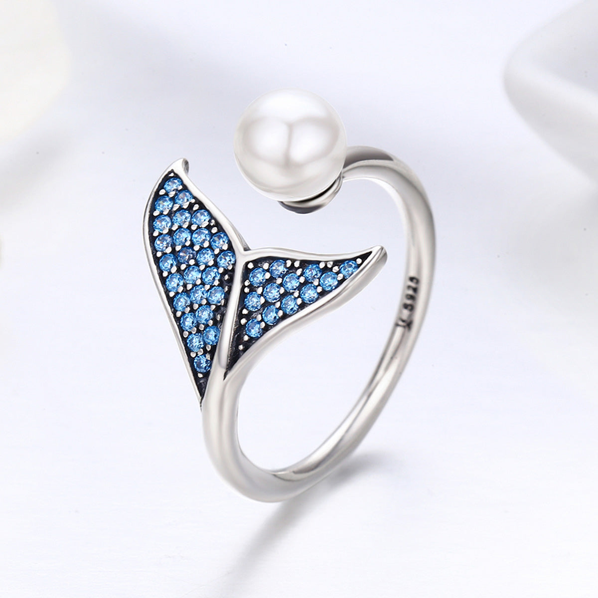 S925 Sterling Silver Ring with Unique Design by Bids.com