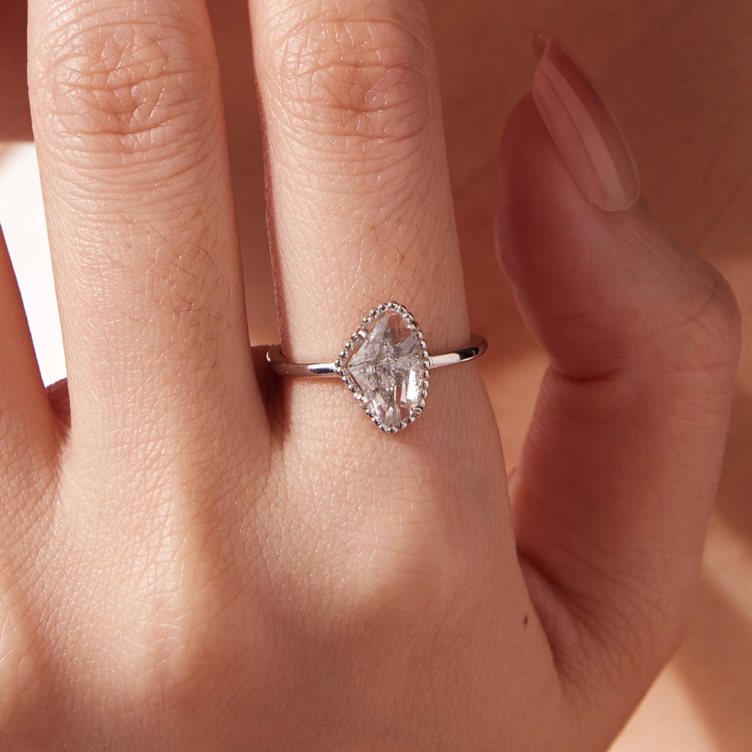 925 Sterling Silver Ring with Transparent Glass and CZ, 0.15cm Width, for Women  DestGlow