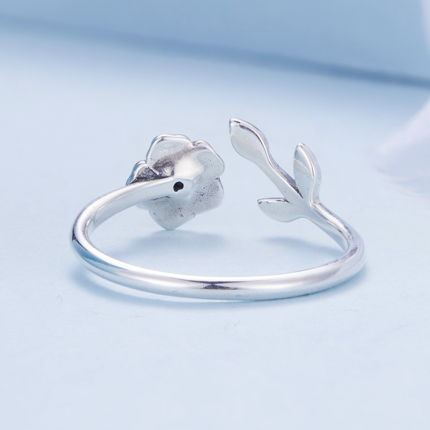 925 Sterling Silver Oxidized Flower Design Ring with Pavé Setting CZ by Bids.com