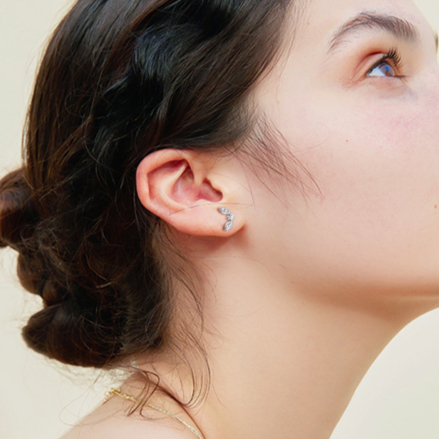 Sparkala™ Platinum-Plated Pure Sterling Silver Stud Earrings - DestGlow