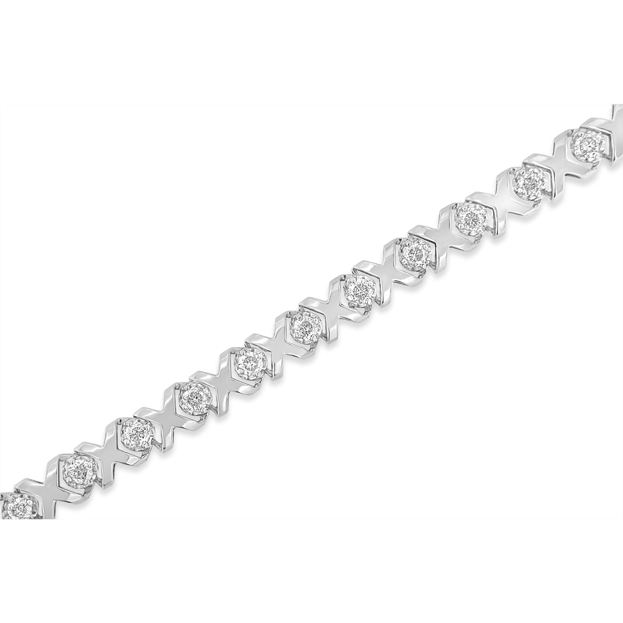 10k White Gold 2.00 Cttw Round-Cut Diamond "XOXO" Link 7" Bracelet (I-J Color, I2-I3 Clarity) by Bids.com