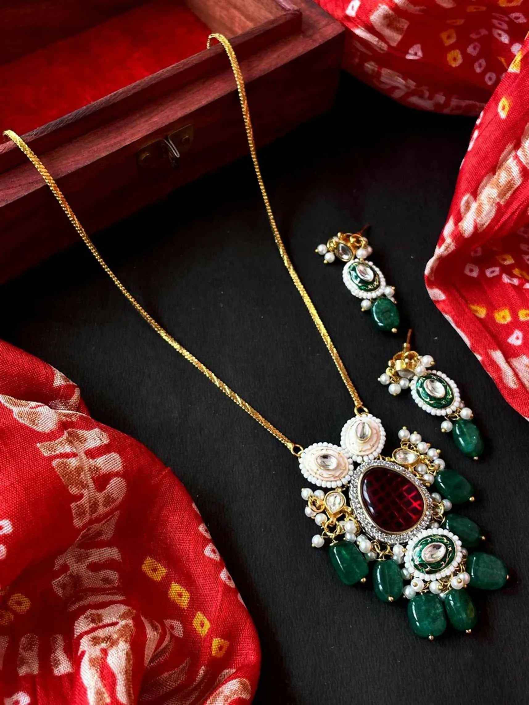 Joban Fashion Green Brass Monalisa Jade Stone With Kundan Meenakari Pendant Chain Necklace With Earring Set