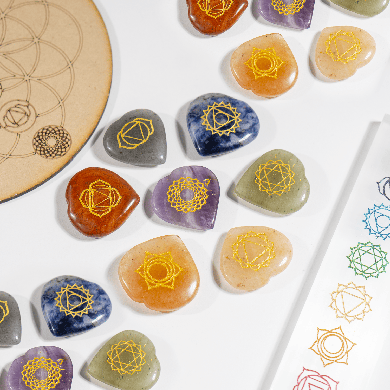 Chakra Crystals Set, Heart Shaped Reiki 7 Chakra Stones Set, Wooden Grid Plate, Selenite Log  DestGlow