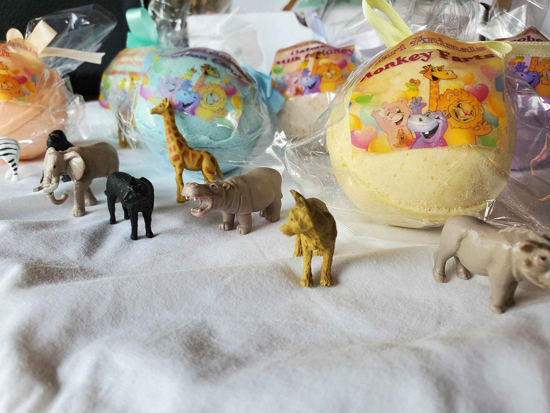 GIFT SET with 6 SAFARI Animals Bath Bombs with "Surprise" Jungle Animals inside