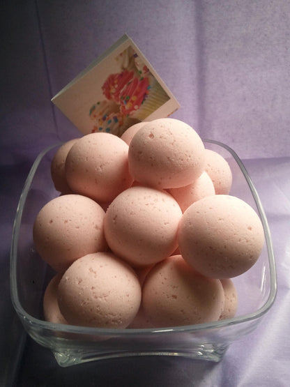 14 bath bombs (Buttercream Cupcake) gift bag bath fizzies, great for kids...and adults too by Spa Pure