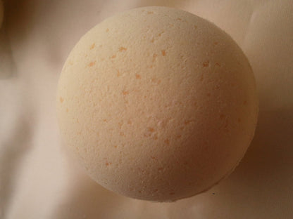 14 bath bombs in Honey Almond fragrance gift bag bath fizzies, ultra moisturizing for a luxurious bath by Spa Pure