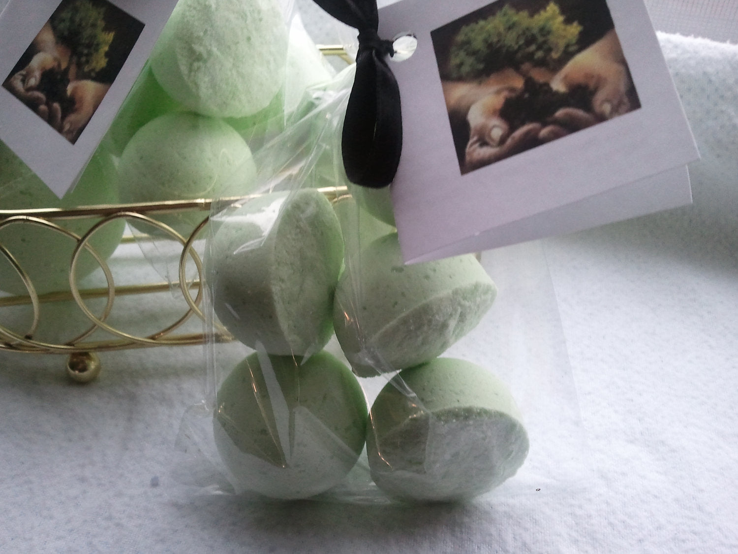 14 bath bombs in Bonsai fragrance, gift bag bath fizzies, great for dry skin, shea, cocoa, 7 ultra rich oils by Spa Pure