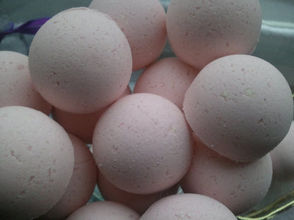 14 bath bombs 1 oz each (Strawberries &amp; Champagne) gift bag bath fizzies, great for dry skin, shea, cocoa, 7 ultra rich oils by Spa Pure