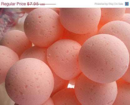 14 bath bombs Ginger Peach (Pier 1 Type) gift bag bath fizzies, great for dry skin, shea, cocoa, 7 ultra rich oils by Spa Pure