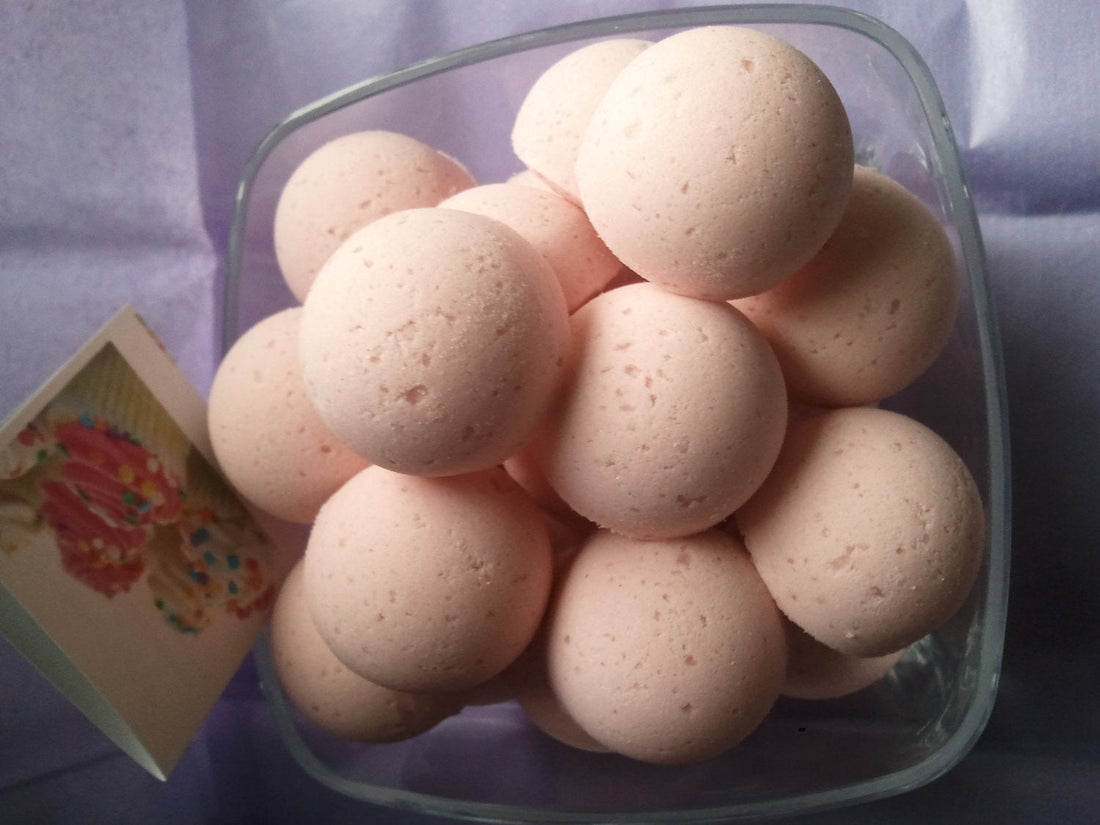 14 bath bombs (Buttercream Cupcake) gift bag bath fizzies, great for kids...and adults too by Spa Pure