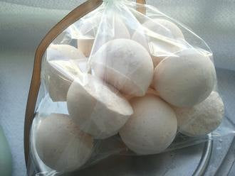 14 bath bombs Lavender &amp; Chamomile gift bag bath fizzies, great for dry skin by Spa Pure