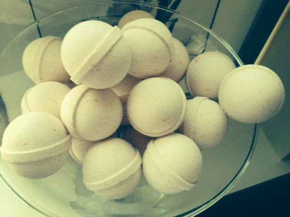 Gift Set with 12 foil wrapped 2.5 oz bath bombs, great for dry skin, Manly Scents