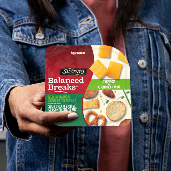 Sargento Balanced Breaks® Cheese + Crunch Mix Medium Natural Cheddar Cheese and Naturally Flavored Sour Cream &amp; Chive Seasoned Snack Mix of Pretzels, Rye Chips, Roasted Almonds, Toasted Bread Chips, Bread Sticks Snack, 3-Pack