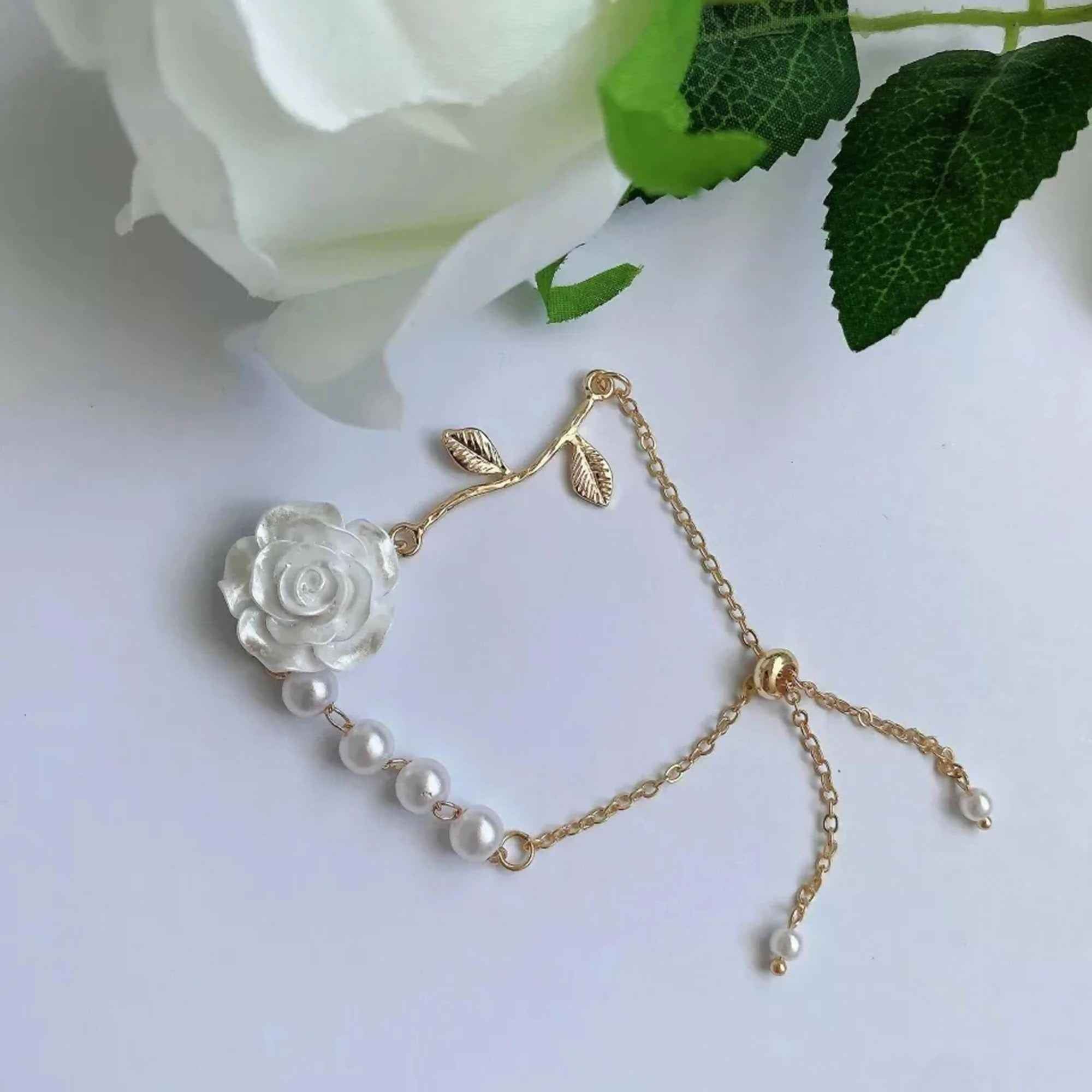 Joban Fashion White Rose Bracelet