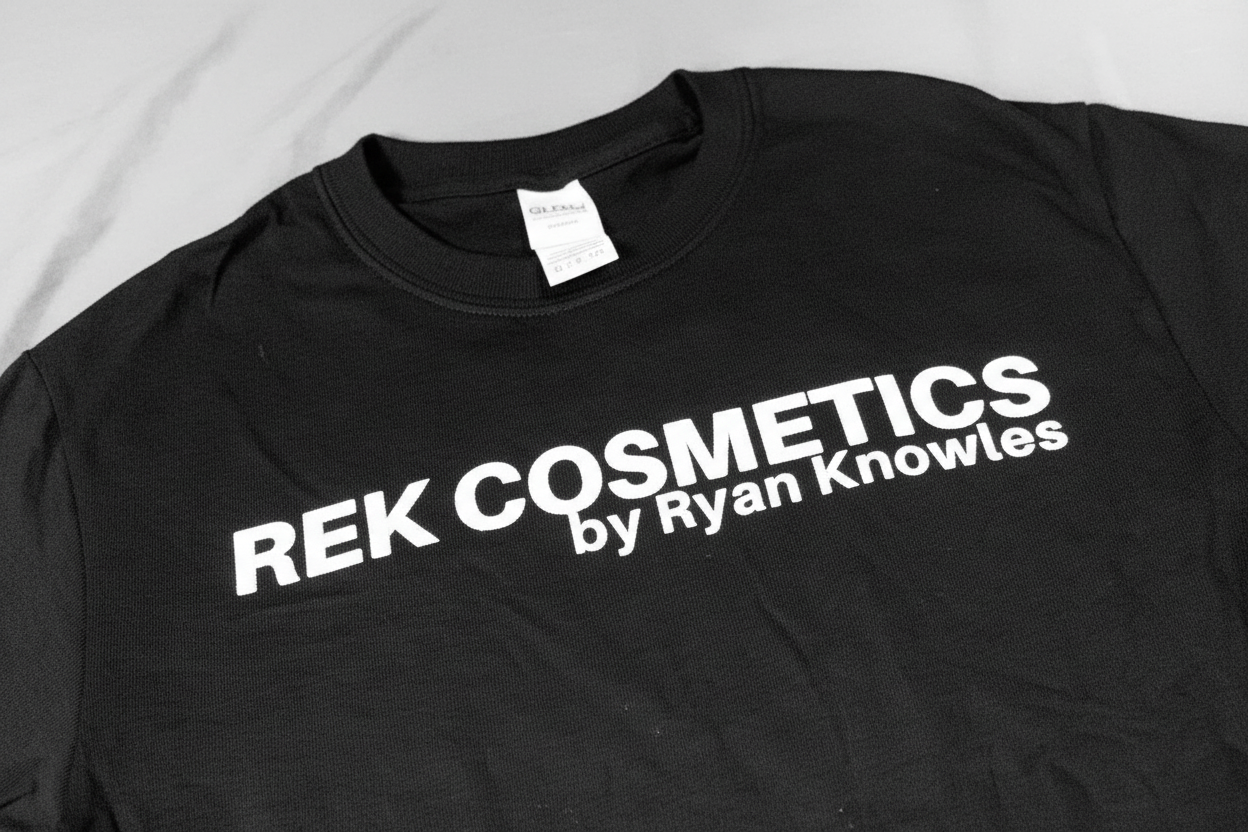 REK Cosmetics by Ryan Knowles V-neck Women&