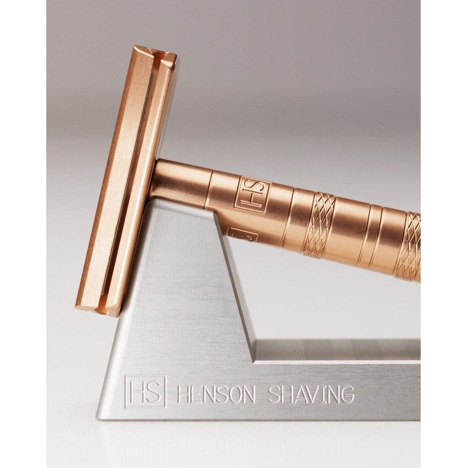 Henson Shaving Razor Stand by Pasteur Pharmacy