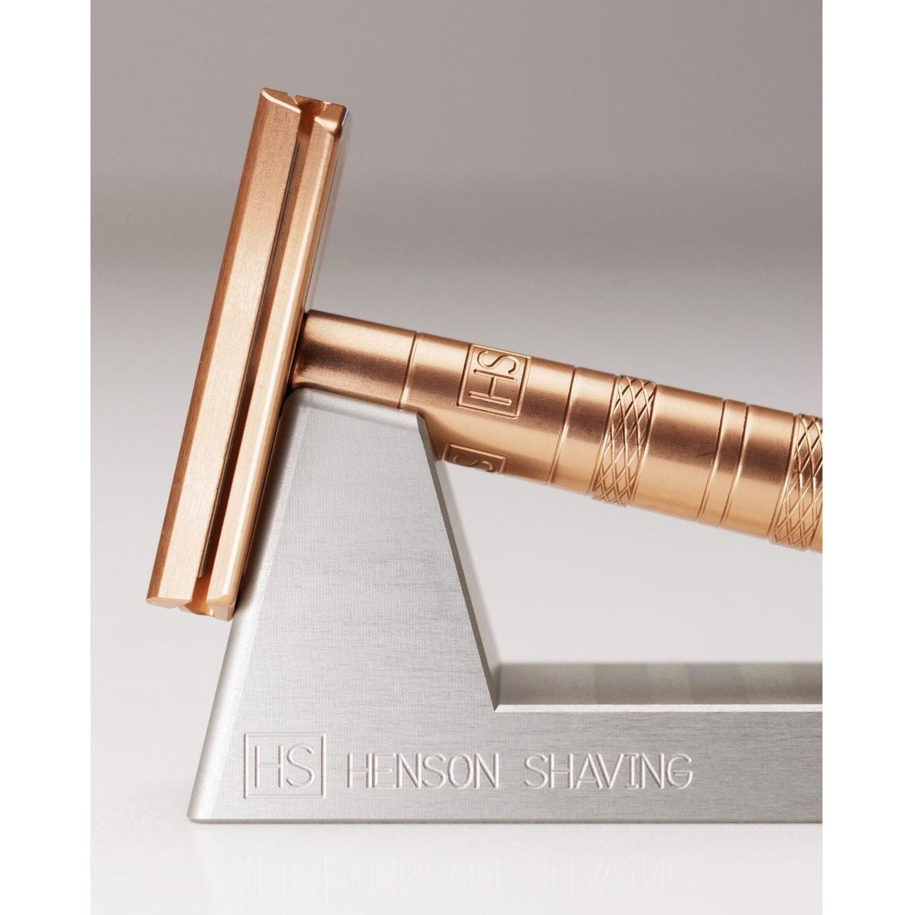 Henson Shaving Razor Stand by Pasteur Pharmacy